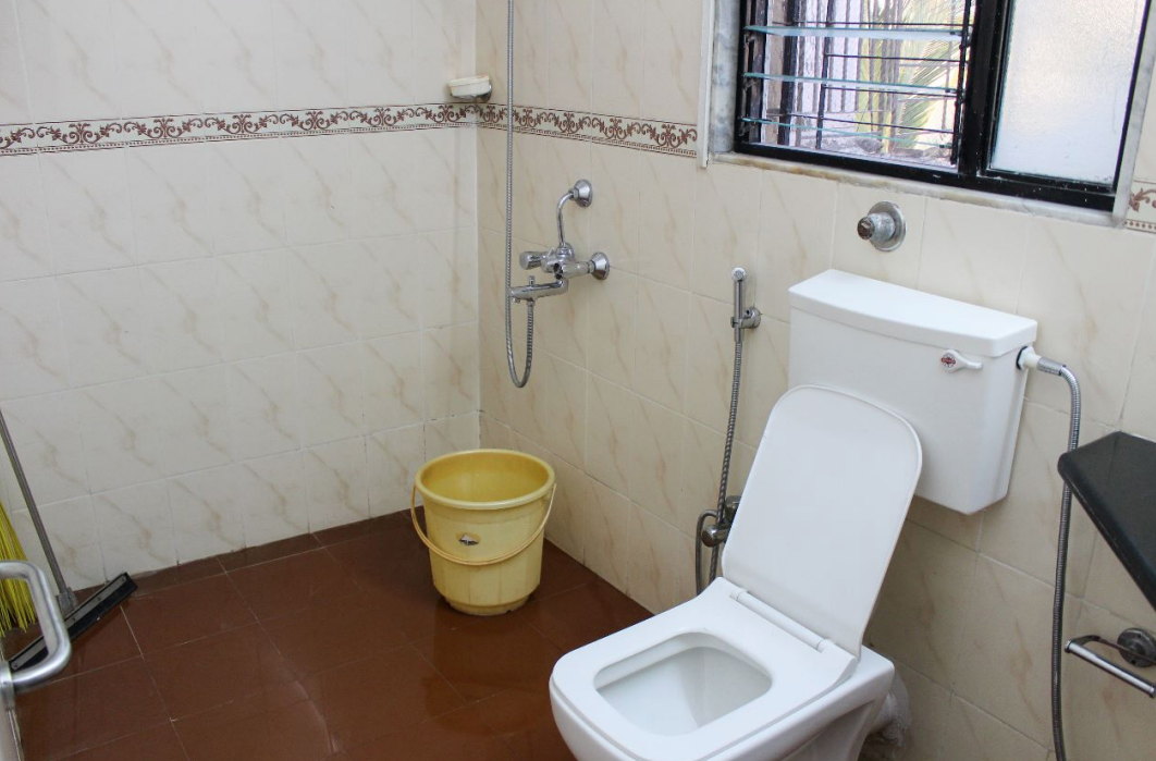 2 BHK Semi Furnished in Sadanand Classic , Khar West